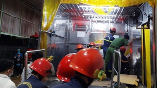 Cảnh sát kịp thời cứu nạn nhân bị rơi vào máy cuốn cơm dừa