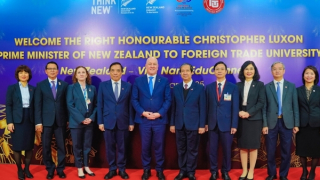 Thủ tướng New Zealand thăm, giao lưu với cán bộ, giảng viên, sinh viên Trường ĐH Ngoại Thương