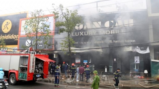 Cháy cửa hàng điện thoại lớn nhất ở trung tâm TP Đồng Hới