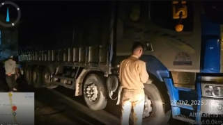 Xử phạt gần 250 triệu vì chở quá tải gần 100% và nhiều lỗi vi phạm