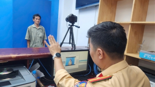 Người dân hài lòng với ngày đầu Công an TP Hồ Chí Minh cấp đổi GPLX