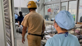 CSGT dẫn đường đưa xe chở bệnh nhân nguy kịch vào đi cấp cứu