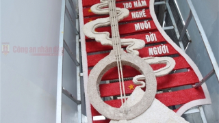 Độc đáo cây đàn kìm bằng muối tại Bạc Liêu