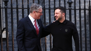 Anh nồng nhiệt chào đón ông Zelensky, cho Ukraine vay khoản tiền lớn
