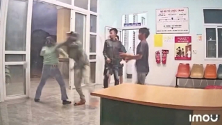 Nhân viên y tế bị đánh hội đồng ngay tại nơi làm việc