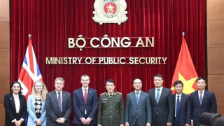 Minister Luong Tam Quang receives UK Home Office’s Permanent Secretary