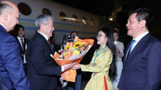 Thủ tướng Cộng hòa Kyrgyzstan đến Hà Nội, bắt đầu thăm chính thức Việt Nam