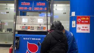 Giá xăng dầu đồng loạt giảm mạnh nhất kể từ đầu năm