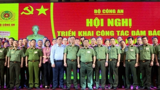 Bảo đảm an ninh, an toàn để công nhân, người lao động sống, làm việc trong trật tự, kỷ cương