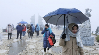 Miền Bắc vào đến Huế trời rét, lác đác mưa