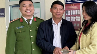 Công an xã giúp người phụ nữ nhanh chóng nhận lại 180 triệu đồng chuyển khoản nhầm