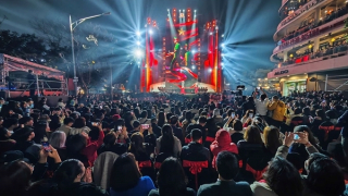 Biển người háo hức tham dự Gala âm nhạc "Vinh quang CAND Việt Nam"