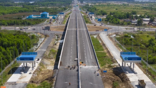Dự kiến hoàn thành 55/58km đường cao tốc Bến Lức-Long Thành vào cuối năm nay