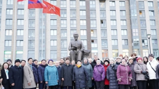 Quảng trường ở thành phố Saint Petersburg được mang tên Hồ Chí Minh