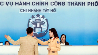 Triển khai điểm hỗ trợ người dân cấp, đổi giấy phép lái xe trực tuyến tại Hà Nội