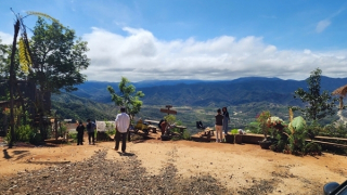 Phạt tiền, buộc chủ điểm săn view trái phép khắc phục hậu quả đất đai