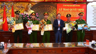 Khen thưởng Ban chuyên án triệt phá vụ rửa 2.000 tỷ đồng