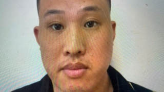 Vận động đối tượng truy nã trốn sang Campuchia về đầu thú