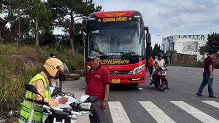 Xử lý hàng loạt xe khách đậu đỗ, đón trả khách không đúng quy định