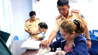 Công an TP Hồ Chí Minh triển khai 25 điểm đổi, cấp GPLX cho người dân