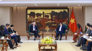 Thủ tướng Phạm Minh Chính tiếp Giáo sư Thomas Vallely