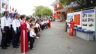 Triển lãm “Hoàng Sa, Trường Sa - Tổ quốc nơi  đầu sóng”