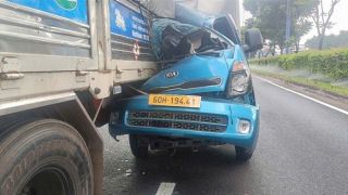 Giải cứu tài xế mắc kẹt trong cabin biến dạng sau va chạm liên hoàn giữa 4 ô tô