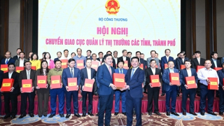 Chính thức chuyển giao Cục Quản lý thị trường về các địa phương