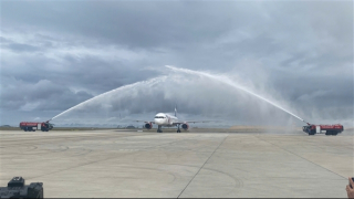 Đón chuyến bay thẳng đầu tiên từ Nga đến Cam Ranh sau nhiều năm tạm dừng