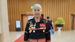 Nữ anh hùng ở ngôi làng anh hùng