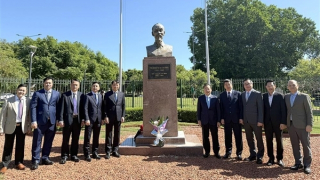 Deputy Minister Nguyen Van Long visits Argentina
