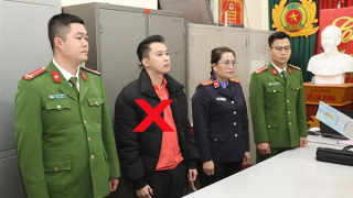 Bắt giữ nhân viên ngân hàng lừa đảo chiếm đoạt 950 triệu đồng