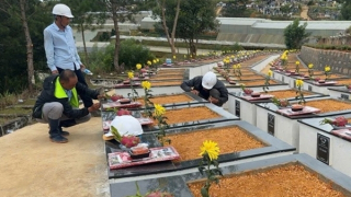 Di dời 200 ngôi mộ vô danh khỏi thắng cảnh hồ Than Thở Đà Lạt