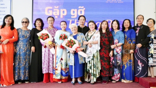 Văn chương mang gương mặt phái đẹp