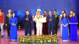 Tuyên dương 91 đảng viên trẻ và 10 Gương mặt trẻ Thủ đô tiêu biểu năm 2024