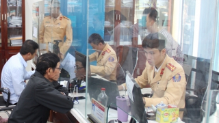 Công an TP Huế triển khai 11 điểm tiếp nhận, cấp đổi GPLX cho người dân
