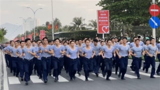 Hơn 5.000 người ở phố biển Nha Trang tham gia Ngày chạy Olympic vì sức khỏe toàn dân