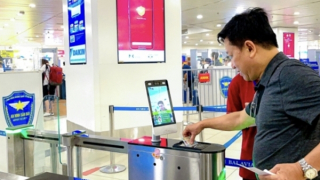 Hàng loạt sân bay  triển khai làm thủ tục bay bằng sinh trắc học, VNeID