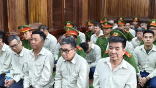 Cựu Chủ tịch tỉnh An Giang và đồng phạm hầu tòa