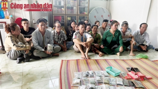 Triệt phá sòng bạc, tạm giữ gần 450 triệu đồng