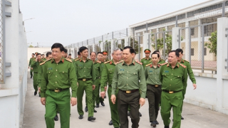 Thứ trưởng Lê Văn Tuyến kiểm tra công tác đặc xá tại tỉnh Quảng Ninh