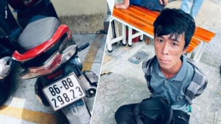 Người đi đường đuổi bắt kẻ trộm xe