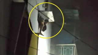 Cảnh sát giải cứu, hướng dẫn 6 người thoát khỏi đám cháy căn nhà 5 tầng