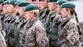 Đan Mạch áp chế độ quân sự bắt buộc với phụ nữ từ năm 2026