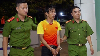 Bắt giữ gã cha dượng bạo hành khiến con riêng của vợ tử vong