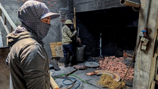 Người dân Bắc Ninh tự nguyện tháo dỡ lò cô đúc nhôm gây ô nhiễm