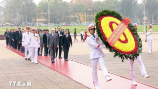 Tổng thống Brazil vào Lăng viếng Chủ tịch Hồ Chí Minh, tưởng niệm Anh hùng liệt sĩ