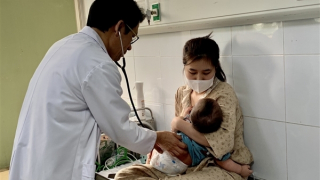 Trẻ nhập viện do biến chứng sởi tăng nhanh