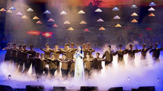 Chương trình nghệ thuật 'Đảng trong mùa Xuân đại thắng' tại Đà Nẵng: Những xúc cảm chạm tới trái tim