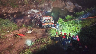 Vụ xe lao xuống vực đèo Bảo Lộc: Lái xe khách không làm chủ tốc độ